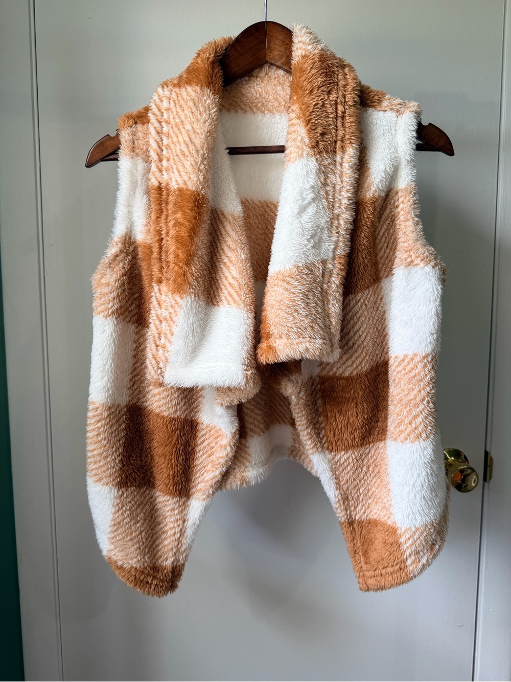 SHEIN Brown & Cream Plaid Fuzzy Vest Size M